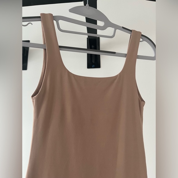 Babaton Contour Squarenexk MIDI Dress 2XS - Picture 5 of 5